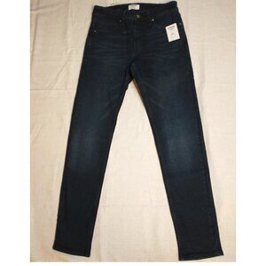 Brand new Denizen from Levi’s 288 skinny jeans. Size 30x32, brand new with tags.